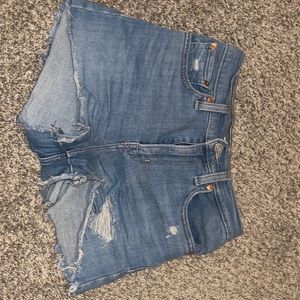 Super cute levi shorts for sale